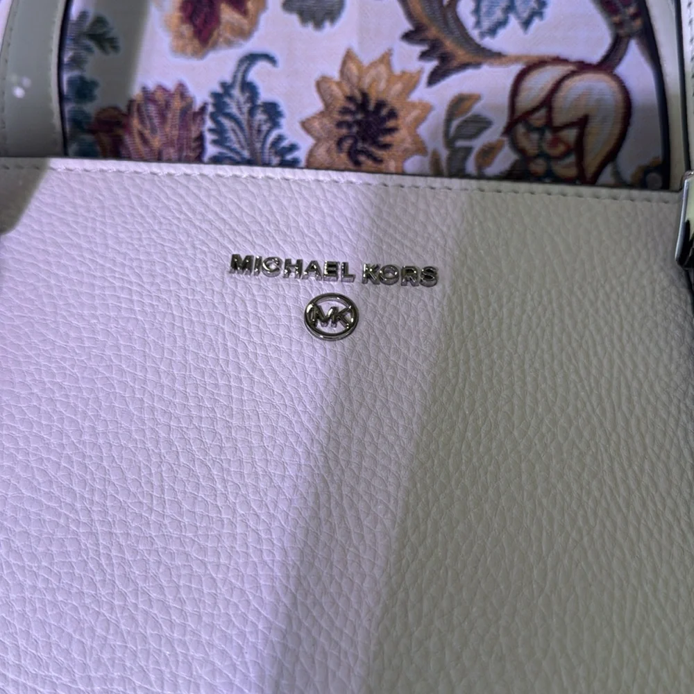 Michael Kors MK Aria Medium White Leather Tote with Silver Hardware EUC